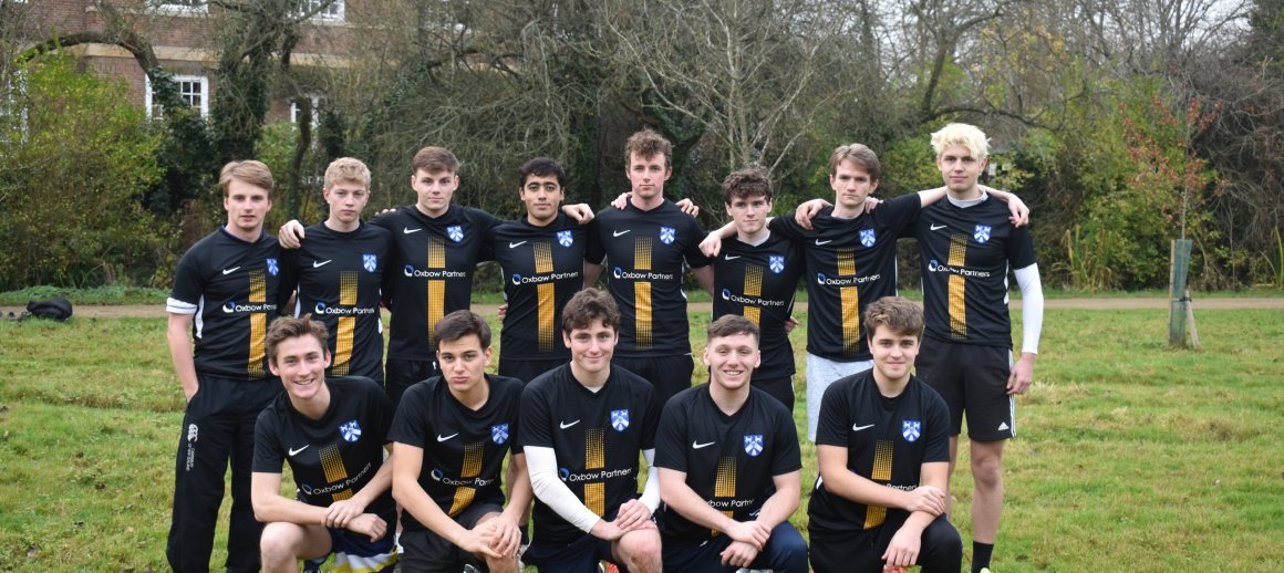 Oxbow Partners sponsors LMH football teams